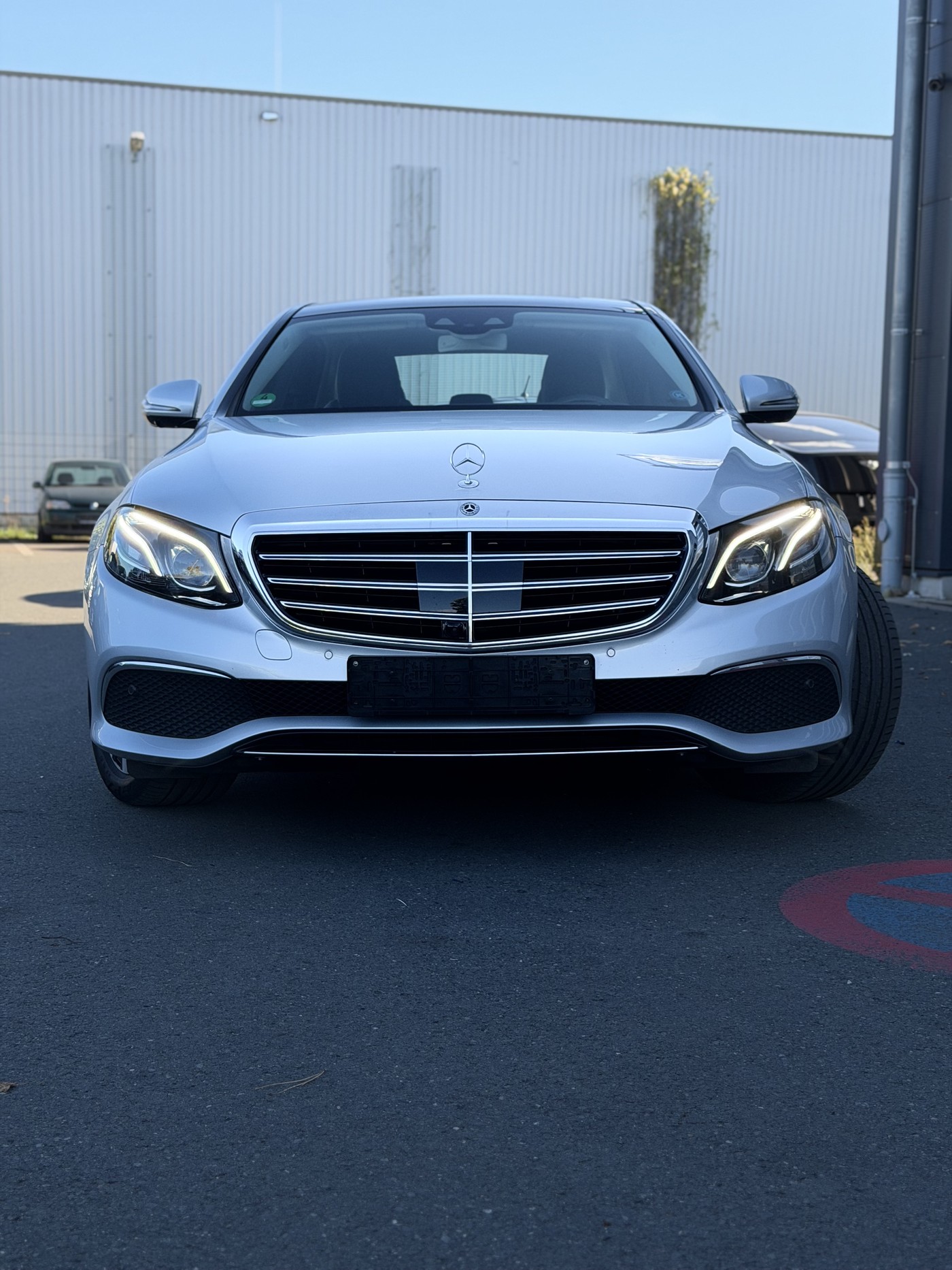 Mercedes-Benz E 300 e / Exclusive/ ACC/PANO/360/BURM/HUD+++